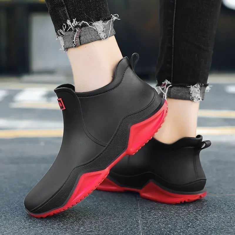 Fashion rubber rain boots for men and women rain shoes, outdoor fishing waterproof shoes, stylish outdoor wear rain boots