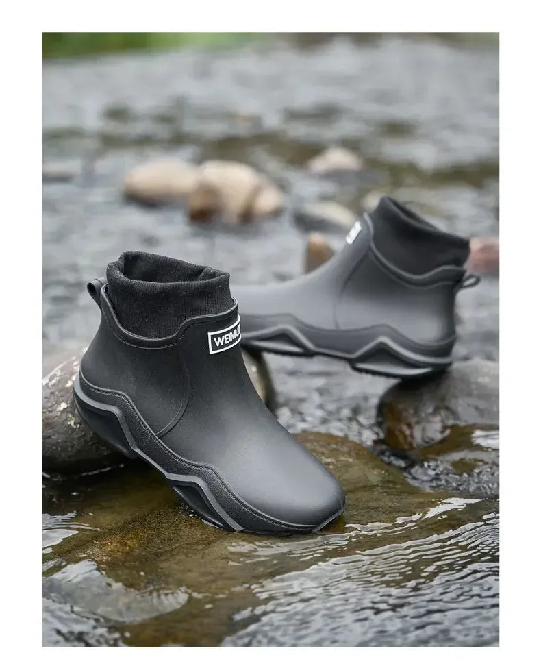 Winter Windproof Cotton Rain Boots Men Warm Light Ankle Rainboots Fashion Black Slip on Rain Shoes Men Waterproof Work Boot 2024