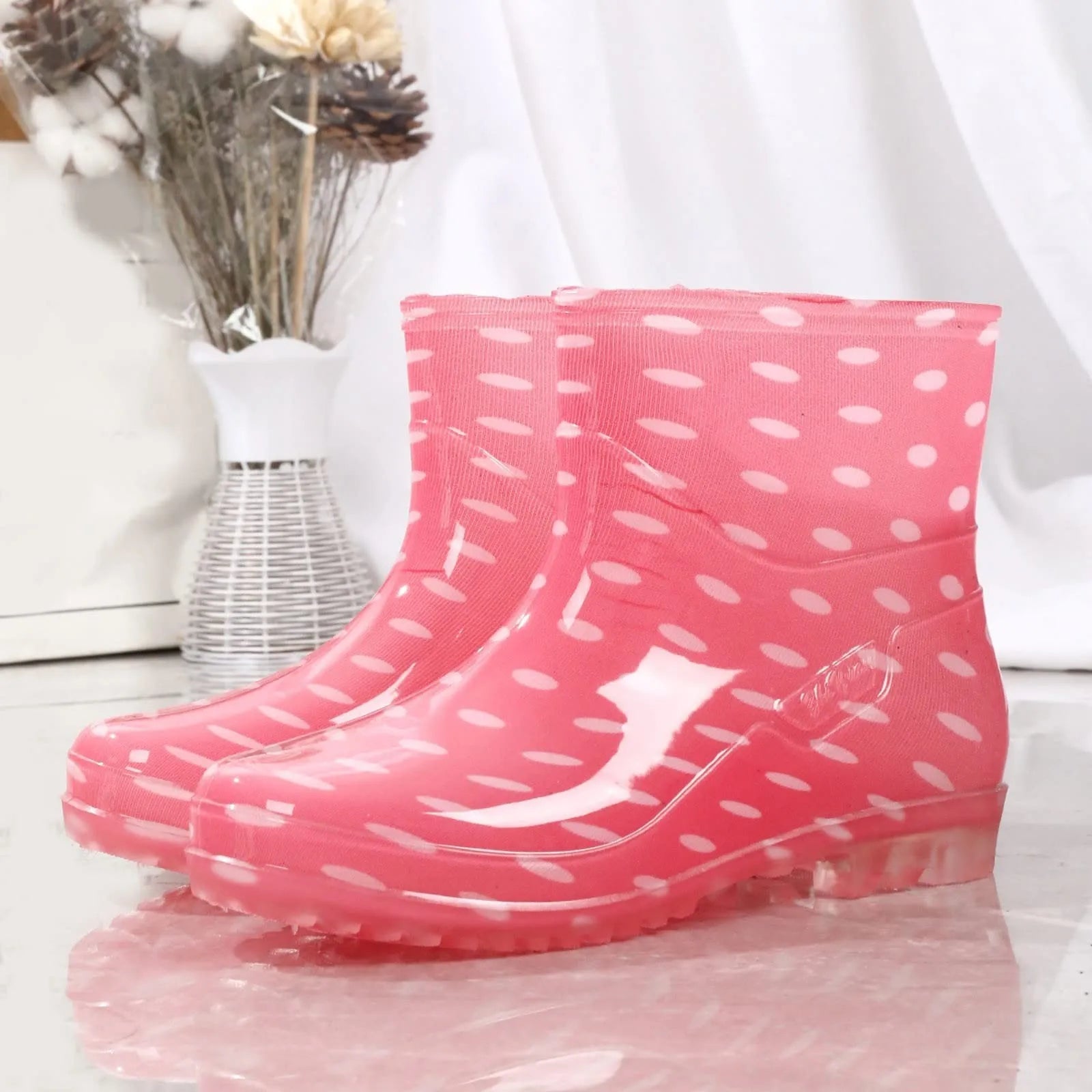 Black Polka Dots Women's Rain Shoes Waterproof And Non-slip Kitchen Work Rubber Shoes Pvc Short Tube Rain Boots Summer Shoes