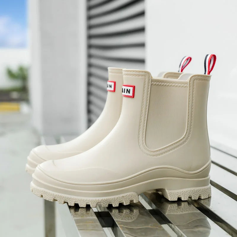 1 Pair of Women's Short Rain Boots Pvc Non-Slip Water Shoes Outdoor Waterproof Shoes Women's Fashionable Water Boots