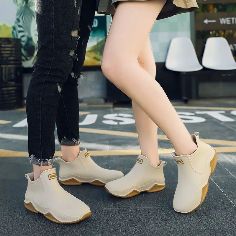 Fashion rubber rain boots for men and women rain shoes, outdoor fishing waterproof shoes, stylish outdoor wear rain boots