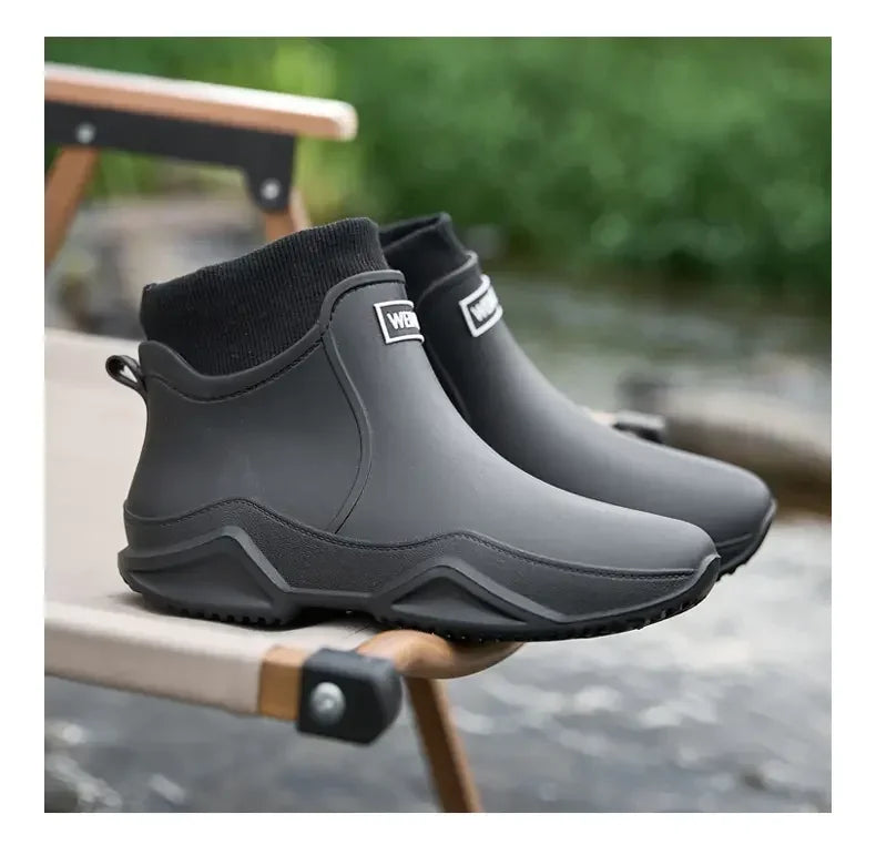 Winter Windproof Cotton Rain Boots Men Warm Light Ankle Rainboots Fashion Black Slip on Rain Shoes Men Waterproof Work Boot 2024