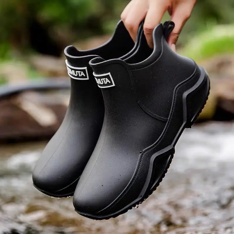 Fashion rubber rain boots for men and women rain shoes, outdoor fishing waterproof shoes, stylish outdoor wear rain boots