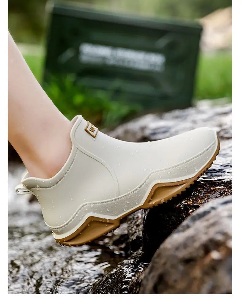 Fashion rubber rain boots for men and women rain shoes, outdoor fishing waterproof shoes, stylish outdoor wear rain boots