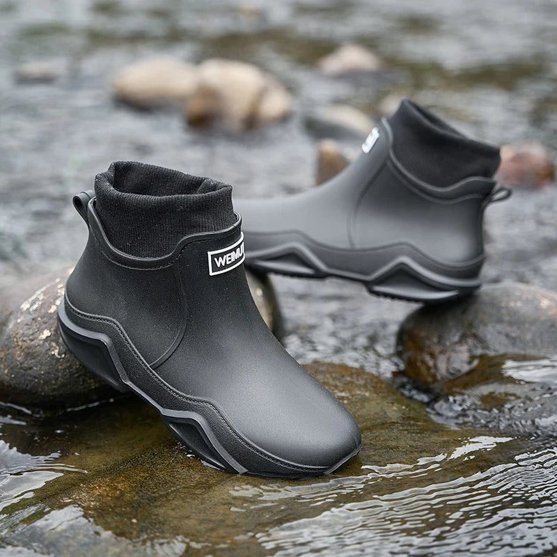 Winter Windproof Cotton Rain Boots Men Warm Light Ankle Rainboots Fashion Black Slip on Rain Shoes Men Waterproof Work Boot 2024