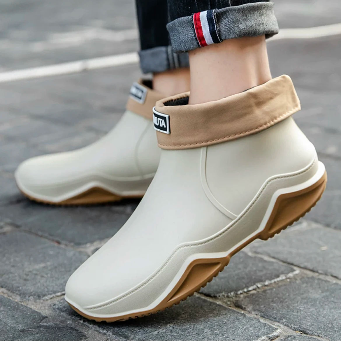 Fashionable Men & Women’s Ankle Rain Boots Anti-Slip Waterproof Shoes Work Boots Suitable For Summer & Winter Rainy & Snowy Day